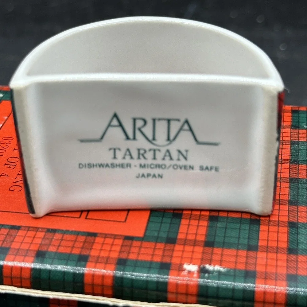 Arita Tartan Plaid Christmas Napkin Rings Set 4 Of‎  W/ Box Red Green Holiday